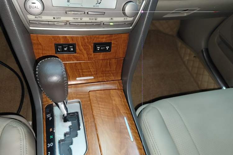 Used Toyota Camry 2010 200G Classic Edition Gear Lever