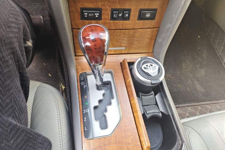 Used Toyota Camry 2010 200G Luxury Edition Gear Lever