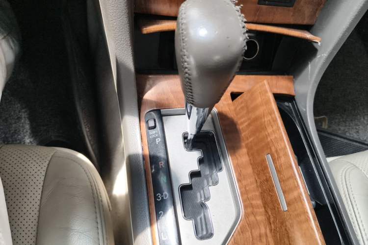 Used Toyota Camry 2010 200G Classic Edition Gear Lever