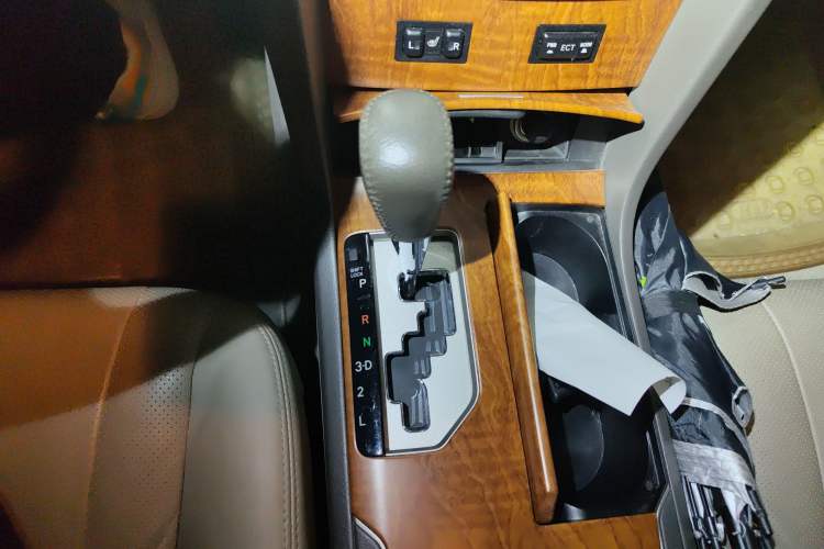 Used Toyota Camry 2010 200G Classic Edition Gear Lever