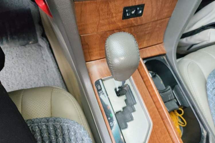 Used Toyota Camry 2010 240G Classic Edition Gear Lever
