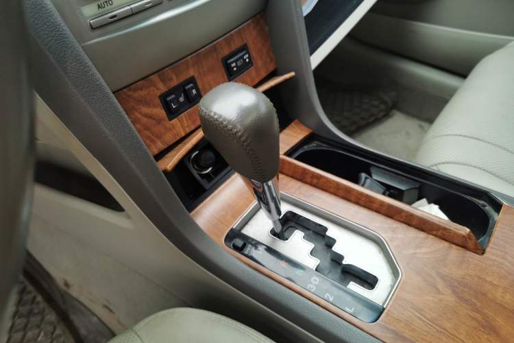 Used Toyota Camry 2010 200G Classic Edition Gear Lever