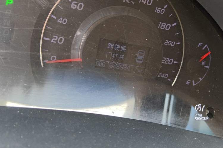 Used Toyota Camry 2010 240G NAVI Luxury Navigation Edition Odometer Close Up