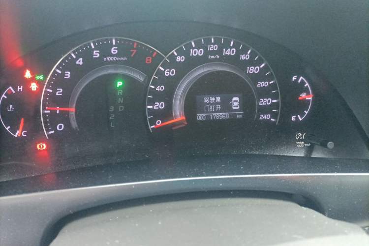 Used Toyota Camry 2010 200G Classic Edition Odometer Close Up
