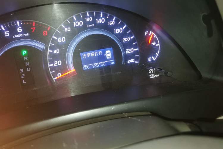 Used Toyota Camry 2010 200G Classic Edition Odometer Close Up