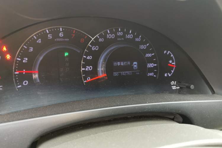 Used Toyota Camry 2010 200G Classic Edition Odometer Close Up