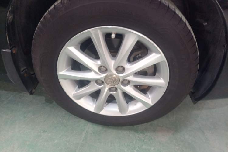 Used Toyota Camry 2010 240G Luxury Edition Right Front Wheel Hub