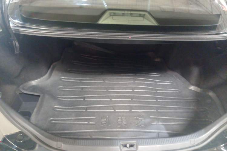 Used Toyota Camry 2010 240G Luxury Edition Trunk