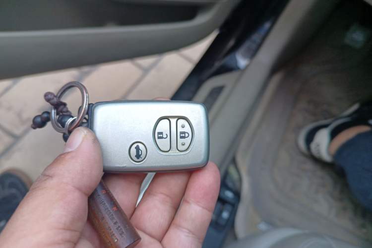 Used Toyota Camry 2010 240G Luxury Edition Vehicle Key