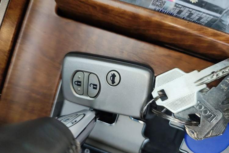 Used Toyota Camry 2010 240G NAVI Luxury Navigation Edition Vehicle Key