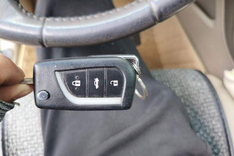 Used Toyota Camry 2010 240G Classic Edition Vehicle Key