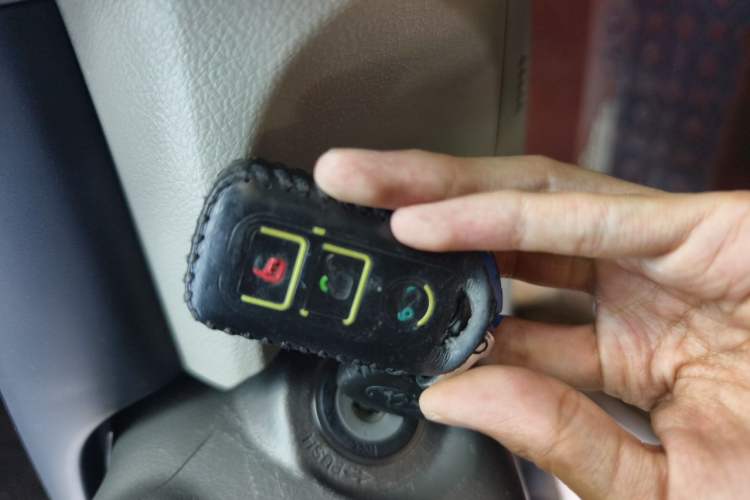 Used Toyota Camry 2010 200G Classic Edition Vehicle Key