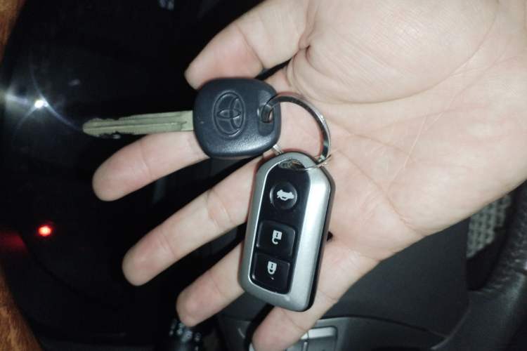Used Toyota Camry 2010 200G Classic Edition Vehicle Key