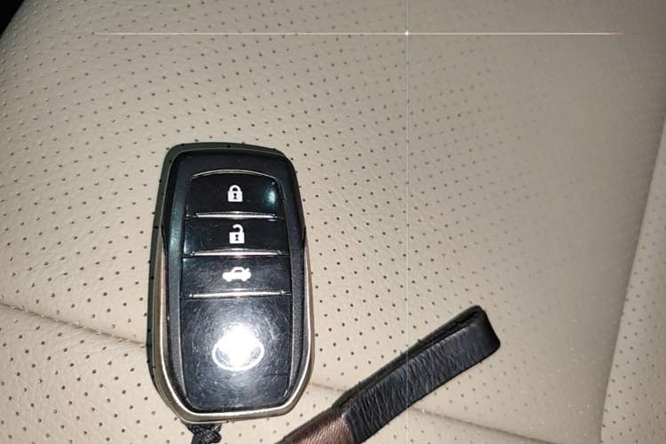 Used Toyota Camry 2010 200G Classic Edition Vehicle Key
