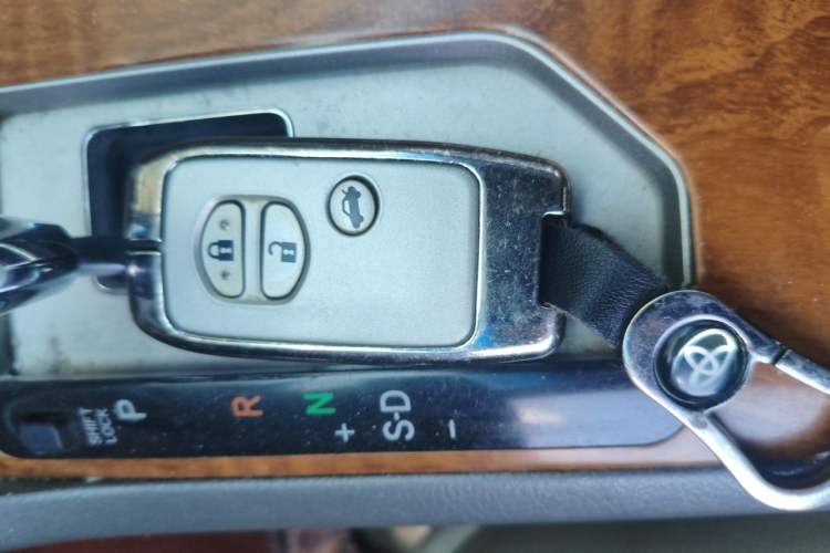 Used Toyota Camry 2010 240G Luxury Edition Vehicle Key