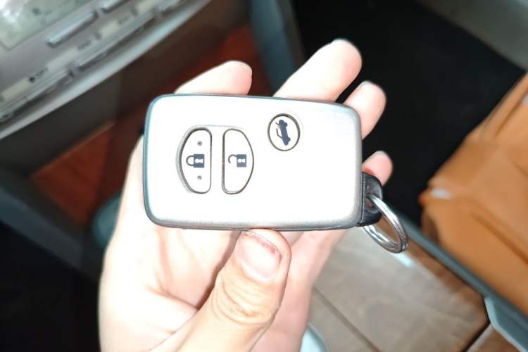 Used Toyota Camry 2010 240G Luxury Edition Vehicle Key