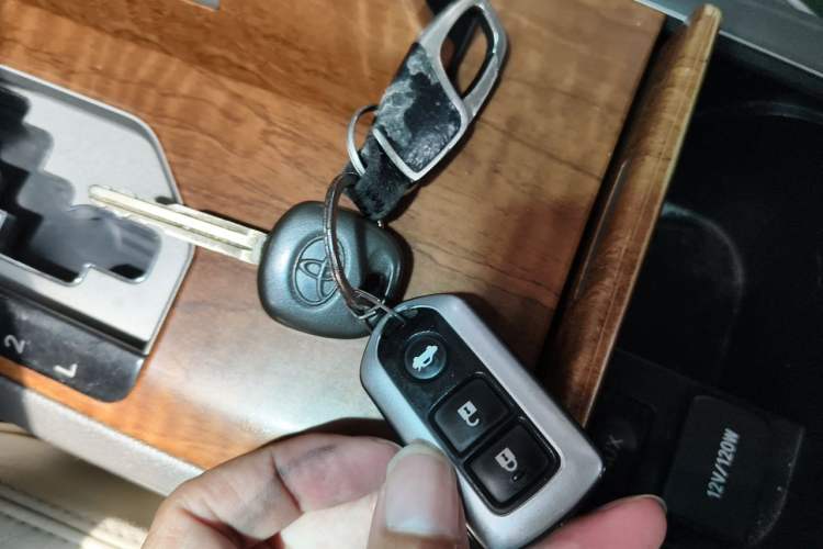 Used Toyota Camry 2010 200G Classic Edition Vehicle Key