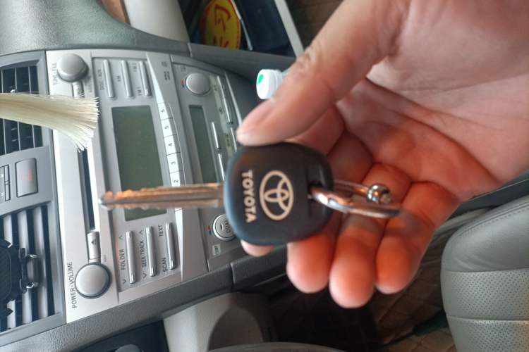 Used Toyota Camry 2010 200G Classic Edition Vehicle Key