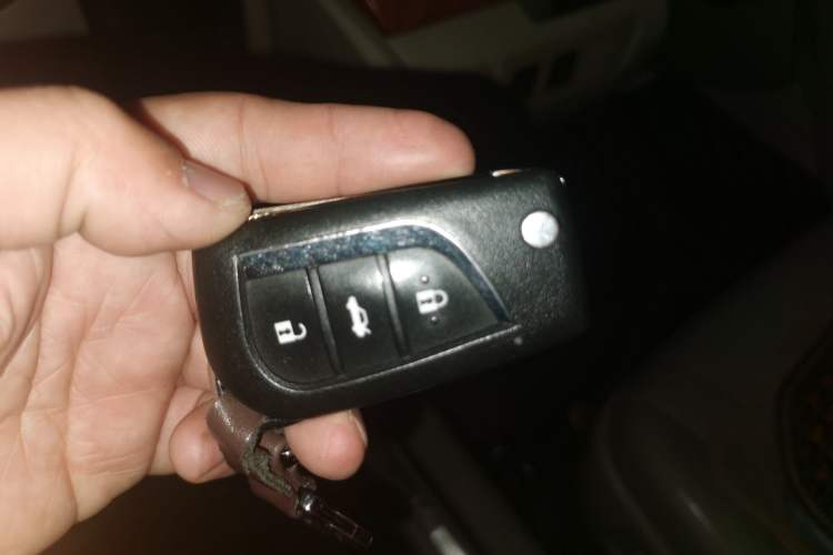Used Toyota Camry 2010 200G Classic Edition Vehicle Key