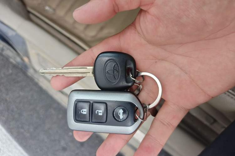 Used Toyota Camry 2010 200G Classic Edition Vehicle Key