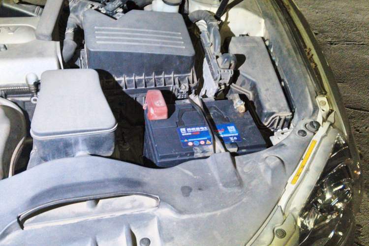 Used Toyota Camry 2010 200G Luxury Edition Engine Bay Left
