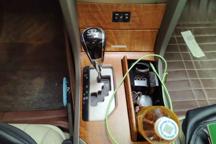 Used Toyota Camry 2010 240G Luxury Edition Gear Lever