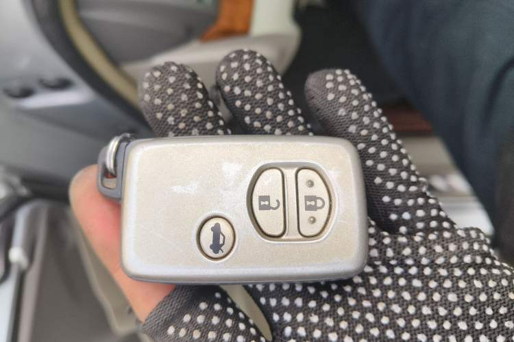 Used Toyota Camry 2010 240G Luxury Edition Interior 1