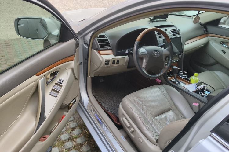 Used Toyota Camry 2010 240G Luxury Edition Interior 3