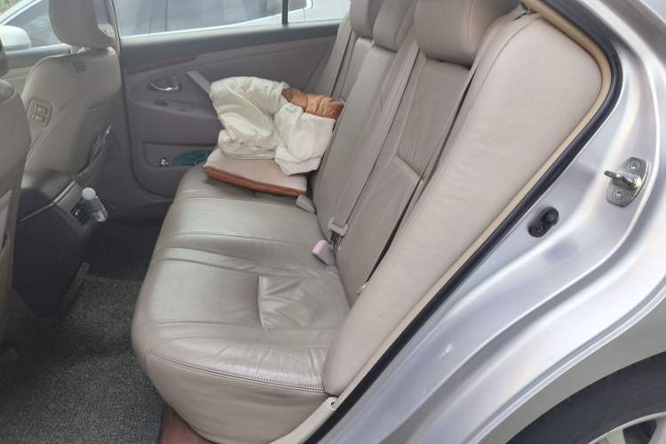 Used Toyota Camry 2010 240G Luxury Edition Interior 4