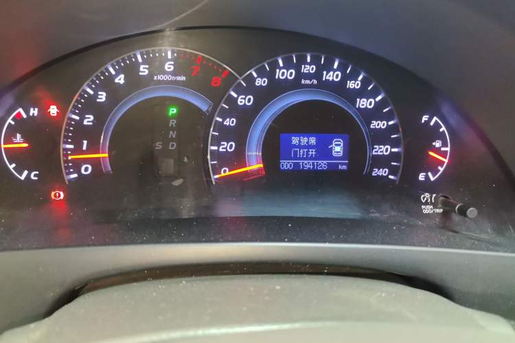 Used Toyota Camry 2010 240G Luxury Edition Odometer Close Up