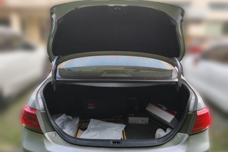 Used Toyota Camry 2010 240G Luxury Edition Trunk
