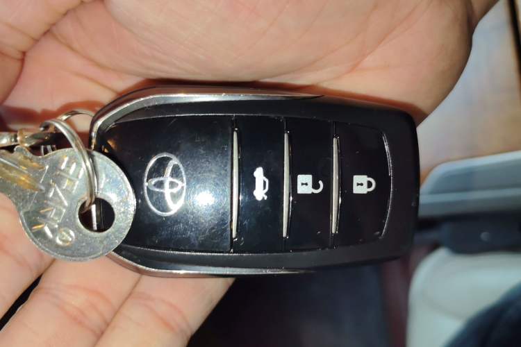 Used Toyota Camry 2010 240G Luxury Edition Vehicle Key