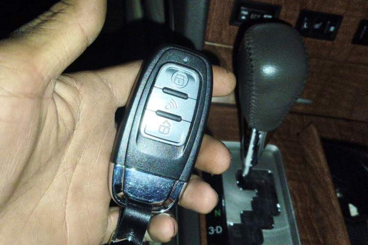Used Toyota Camry 2010 200G Luxury Edition Vehicle Key