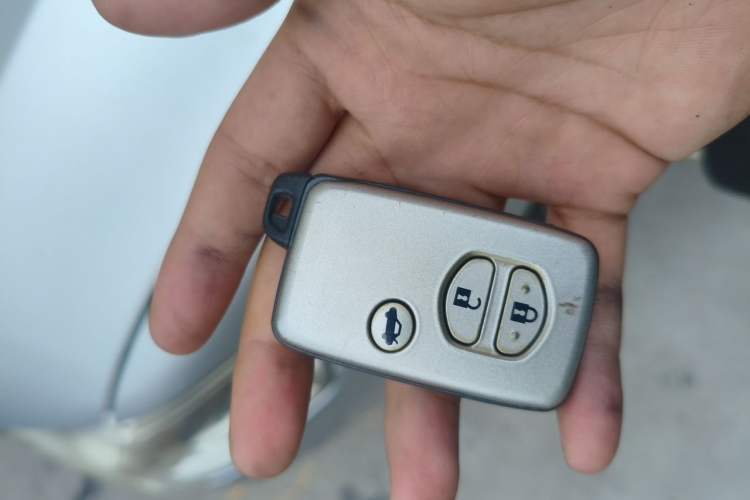 Used Toyota Camry 2010 240G Luxury Edition Vehicle Key