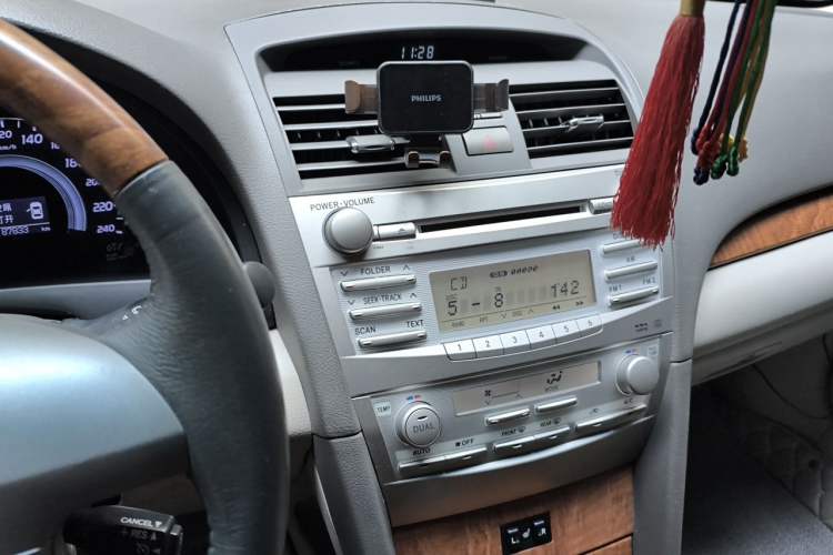 Used Toyota Camry 2010 240G Luxury Edition Audio And AC Panel