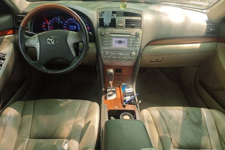 Used Toyota Camry 2010 240G Luxury Edition Center Console
