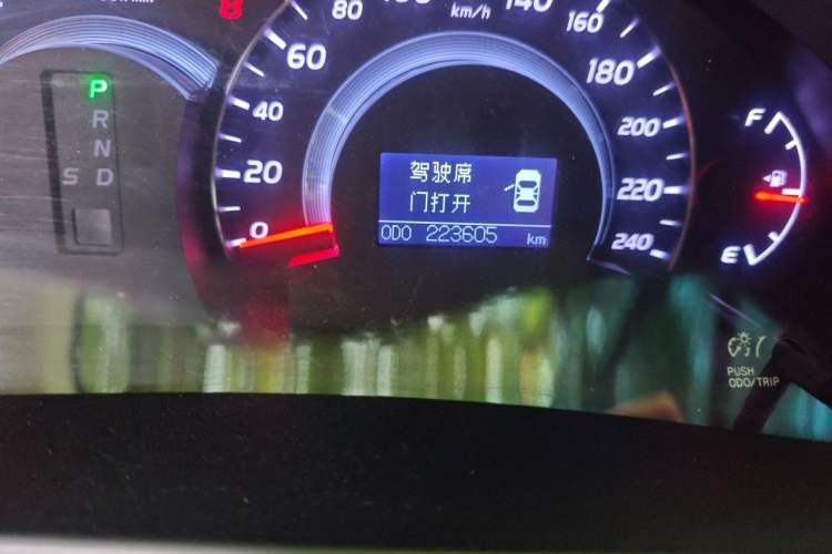 Used Toyota Camry 2010 240G Luxury Edition Odometer Close Up