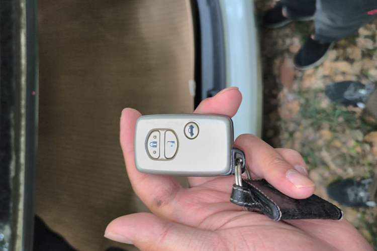 Used Toyota Camry 2010 240G Luxury Edition Vehicle Key
