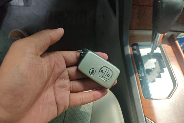 Used Toyota Camry 2010 240G Luxury Edition Vehicle Key