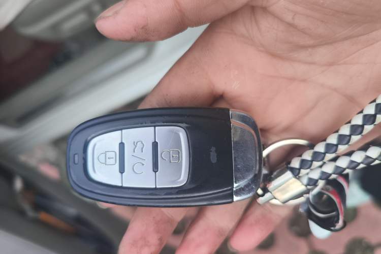 Used Toyota Camry 2010 200G Classic Edition Vehicle Key