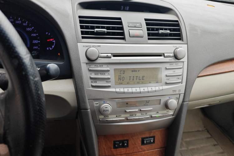 Used Toyota Camry 2010 200G Classic Edition Audio And AC Panel