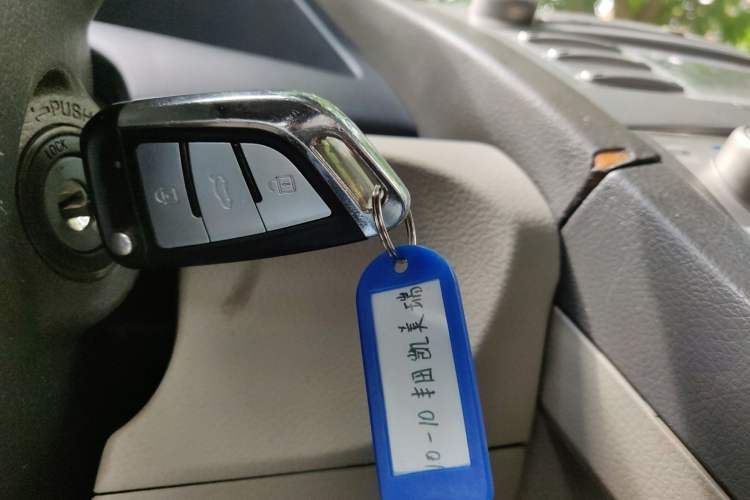 Used Toyota Camry 2010 200G Luxury Edition Interior 1