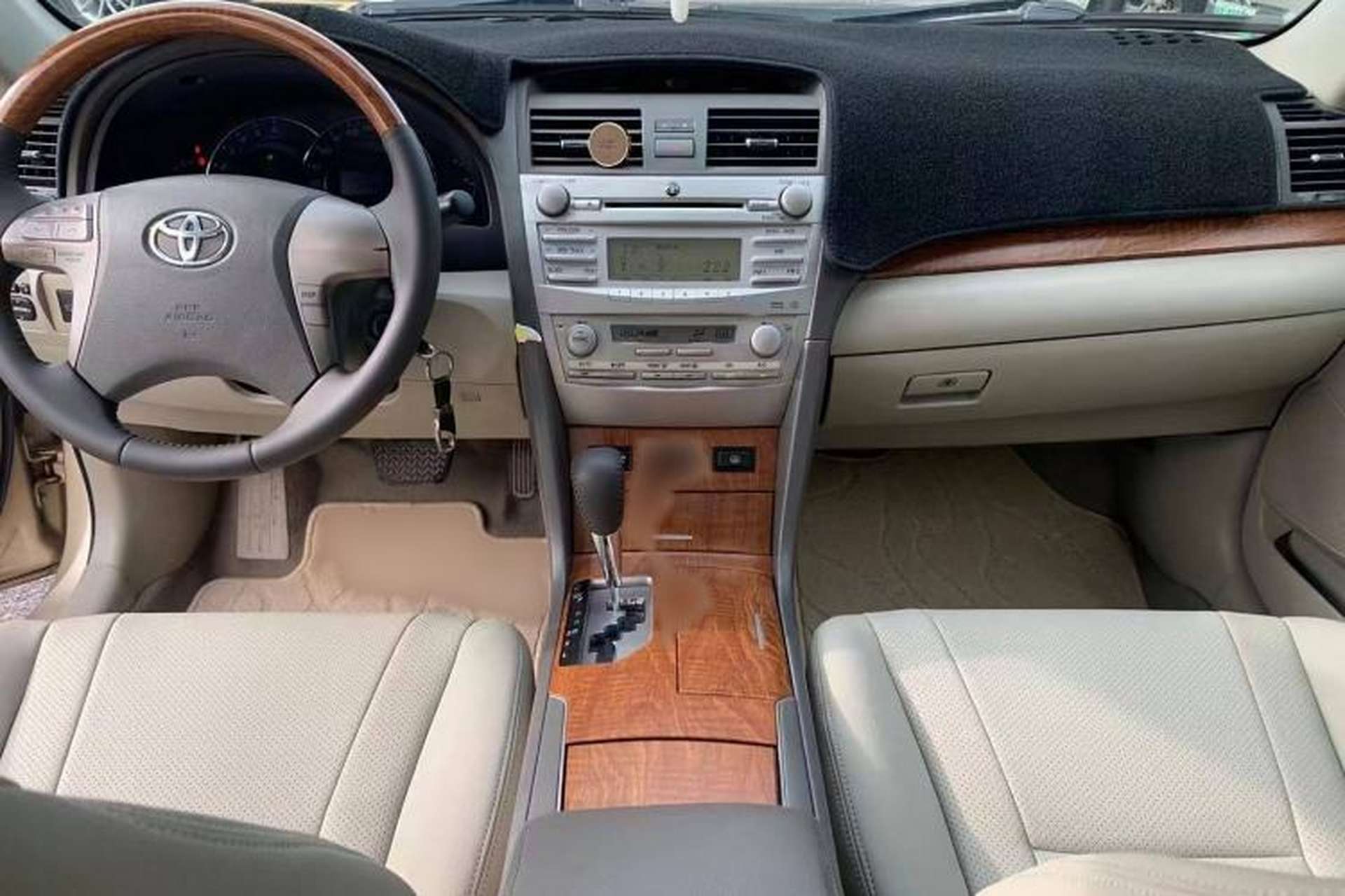 Used Toyota Camry 2010 200G Luxury Edition Interior 2