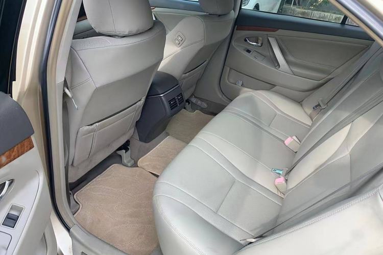 Used Toyota Camry 2010 200G Luxury Edition Interior 3