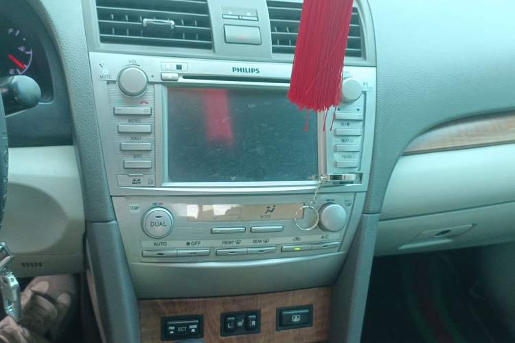 Used Toyota Camry 2011 200G Luxury Anniversary Edition Audio And AC Panel