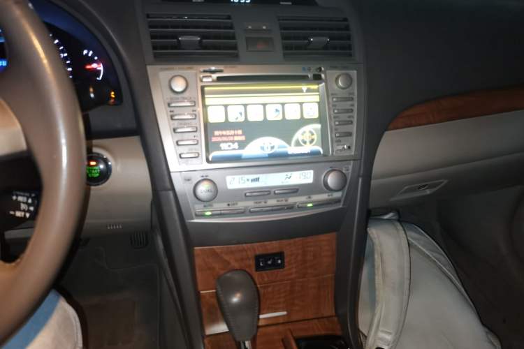 Used Toyota Camry 2011 240G Luxury Anniversary Edition Audio And AC Panel