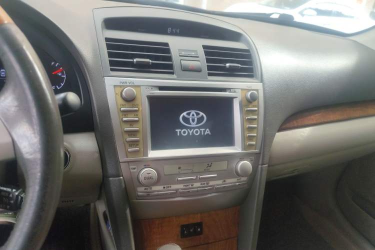 Used Toyota Camry 2011 240G Luxury Anniversary Edition Audio And AC Panel