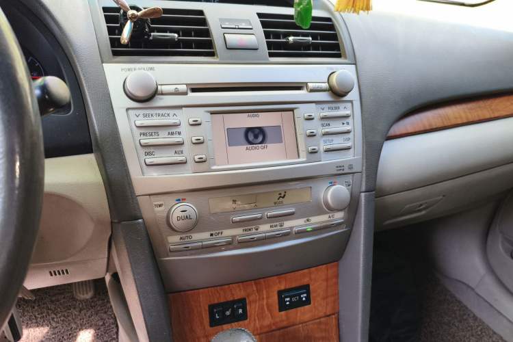 Used Toyota Camry 2011 200G Classic Anniversary Edition Audio And AC Panel
