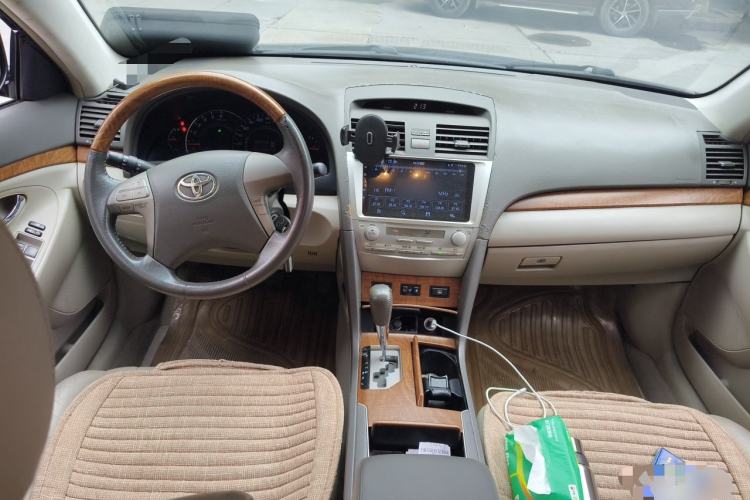 Used Toyota Camry 2011 200G Luxury Anniversary Edition Center Console
