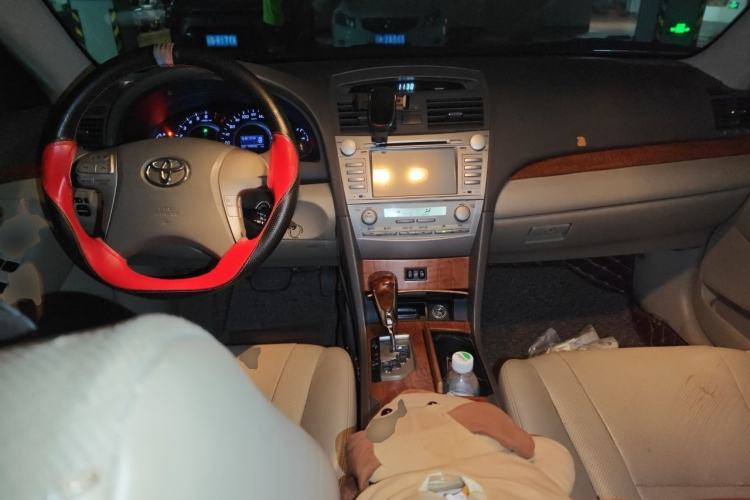 Used Toyota Camry 2011 240G Classic Anniversary Edition Center Console